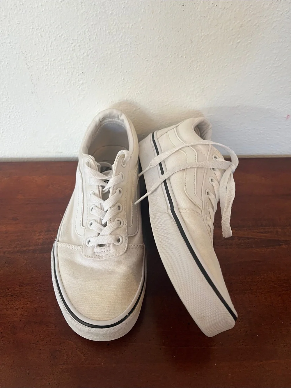 Vans White Old Skool Low Lace-up Sneakers Size 8